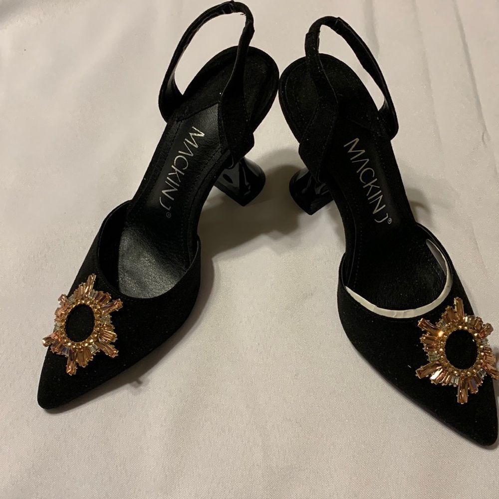 MACKIN Size 10 NWOT HEELS